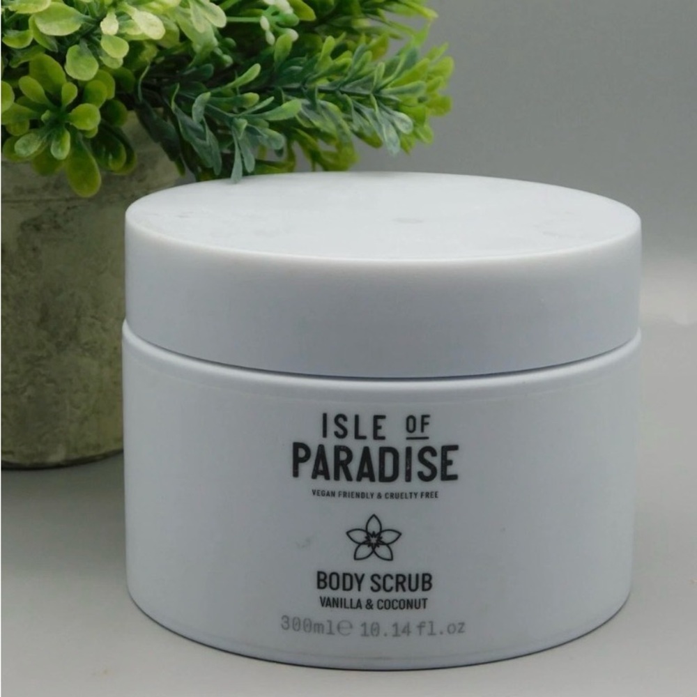 Isle of Paradise Vanilla Coconut Body Scrub